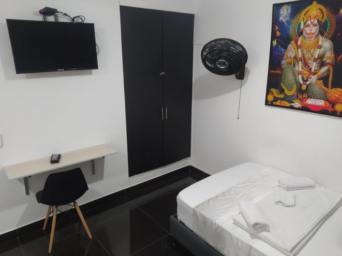 Hotel Aura Μεντεγίν Εξωτερικό φωτογραφία